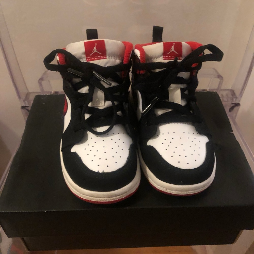 Jordan Mid 1’s